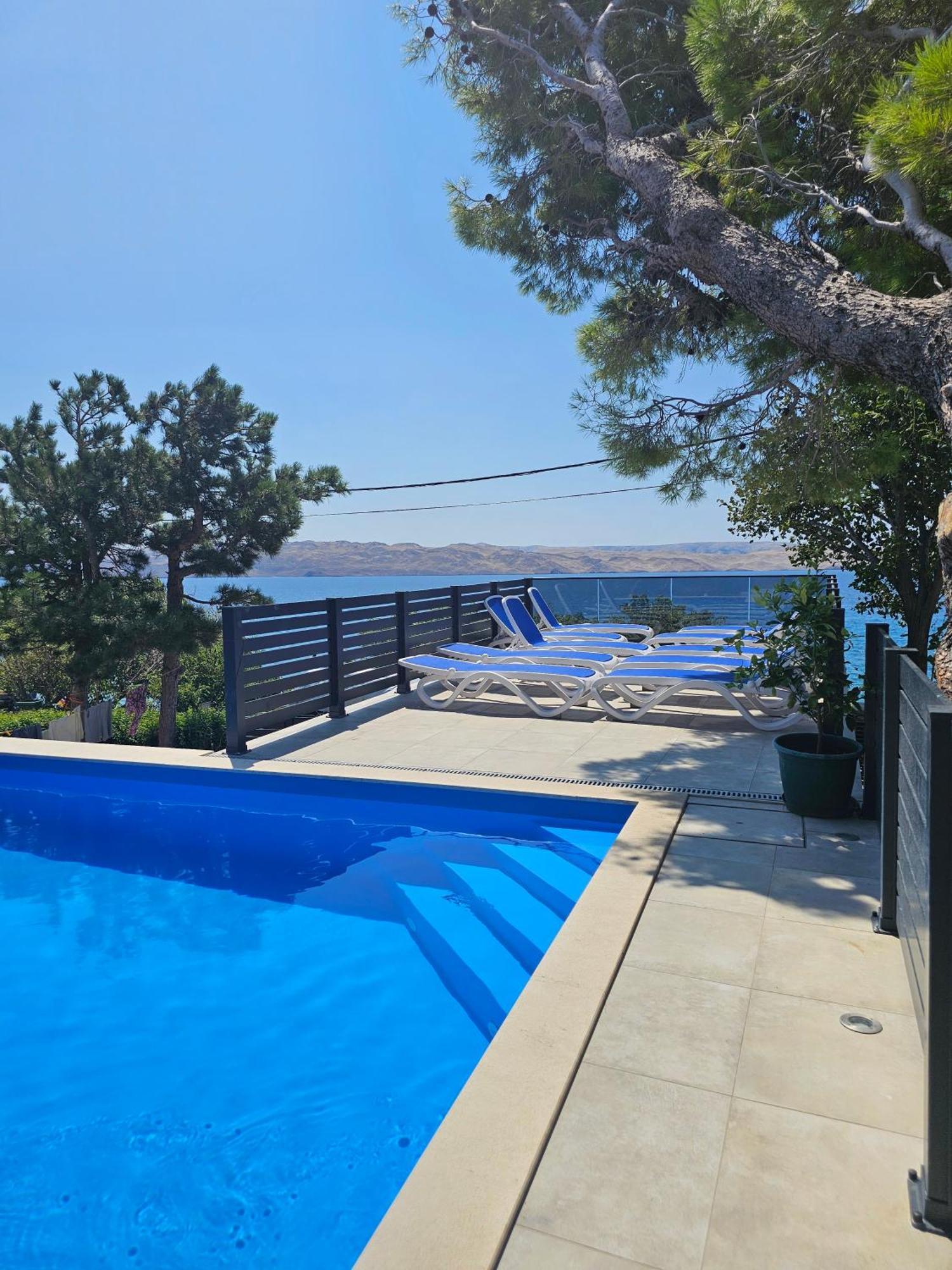 Beachfront House Ivana With Pool - Renovated 2025 Cesarica Exterior foto